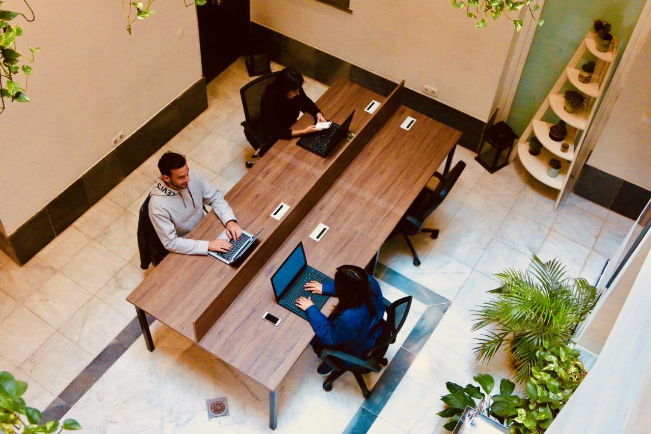 بيت شباب أواسيس باكباكرز سيفيلا إشبيلية المظهر الخارجي الصورة